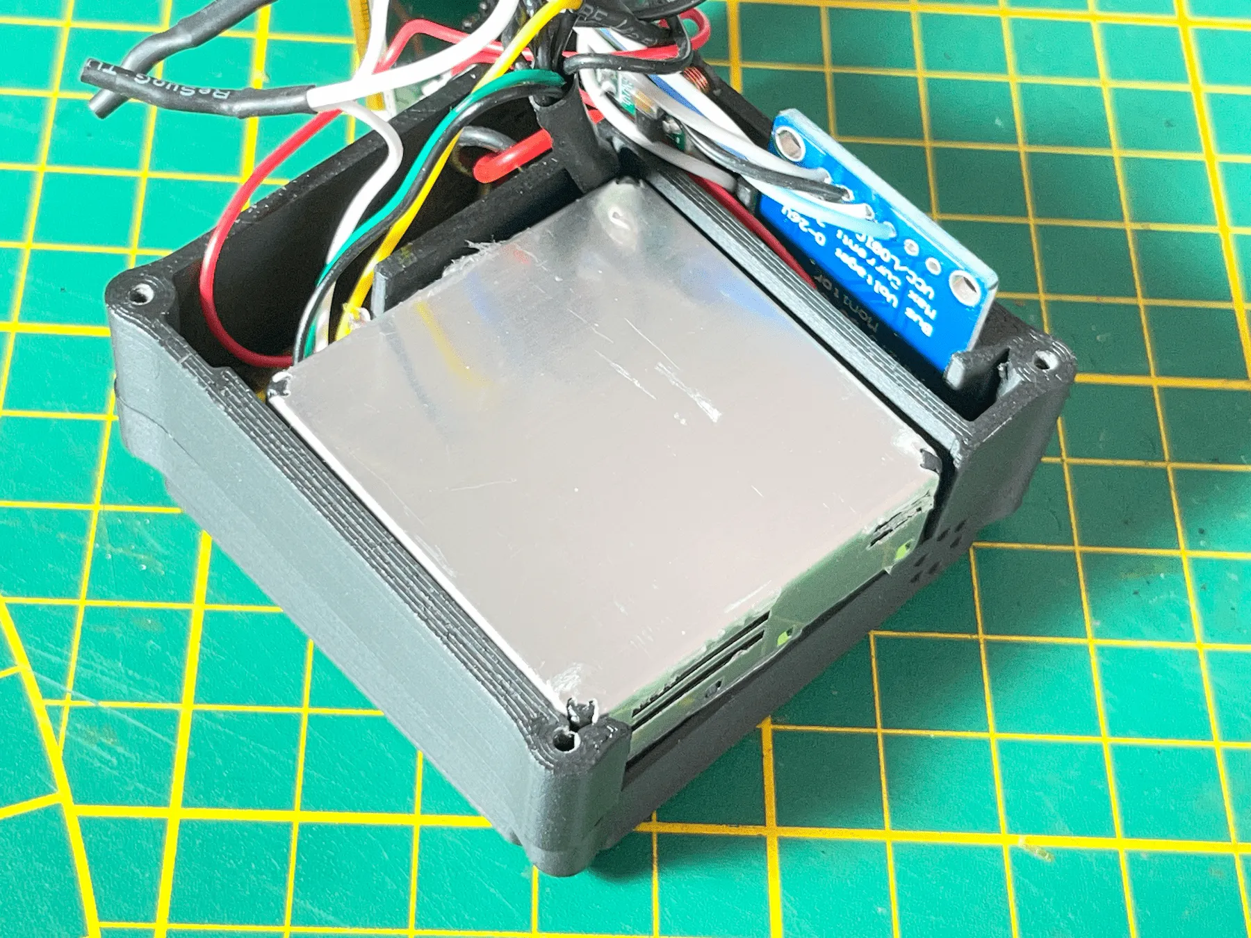 Sensor placement and cable management in the middle housing