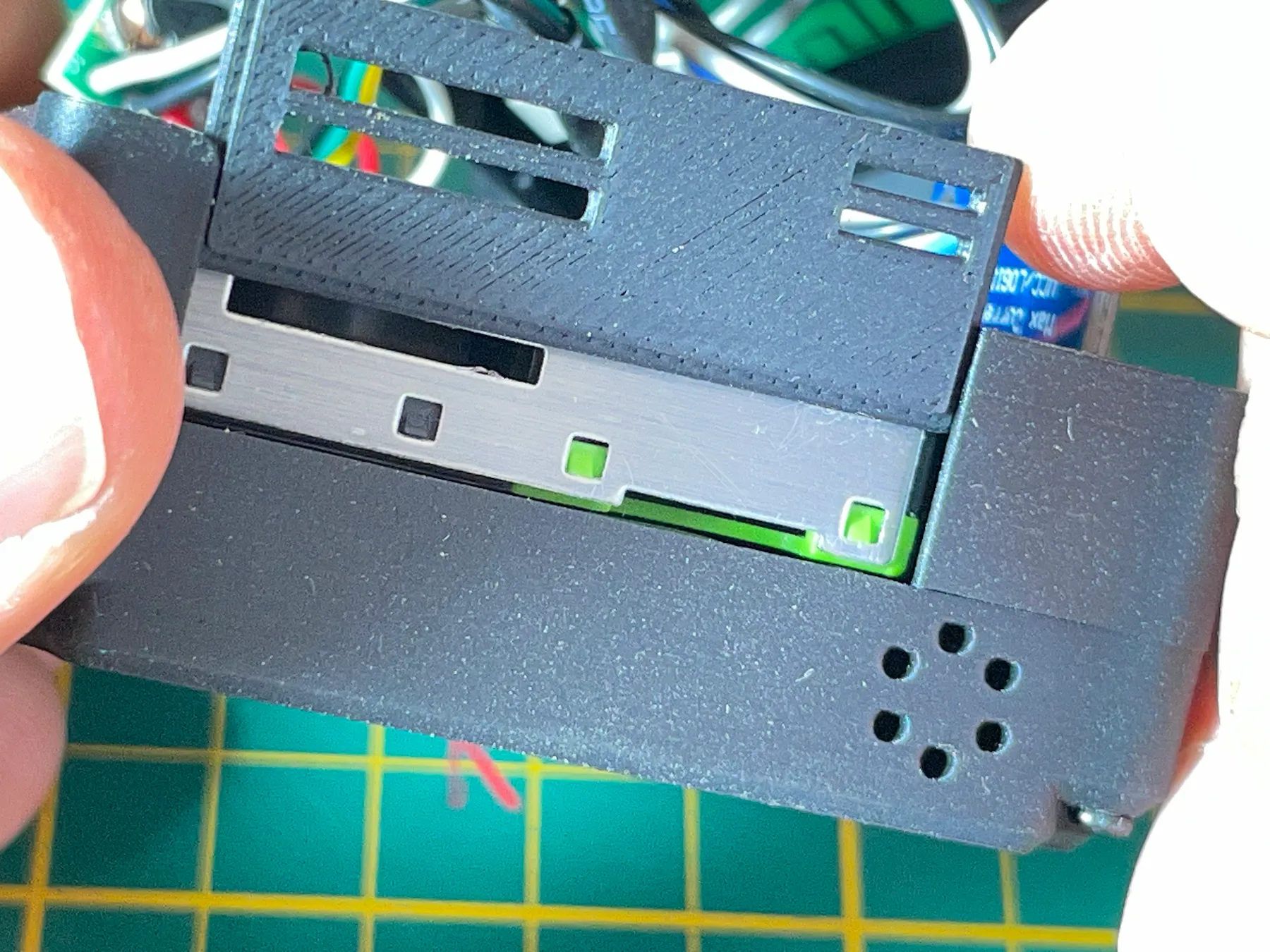 Placing the sensor plate in the middle housing