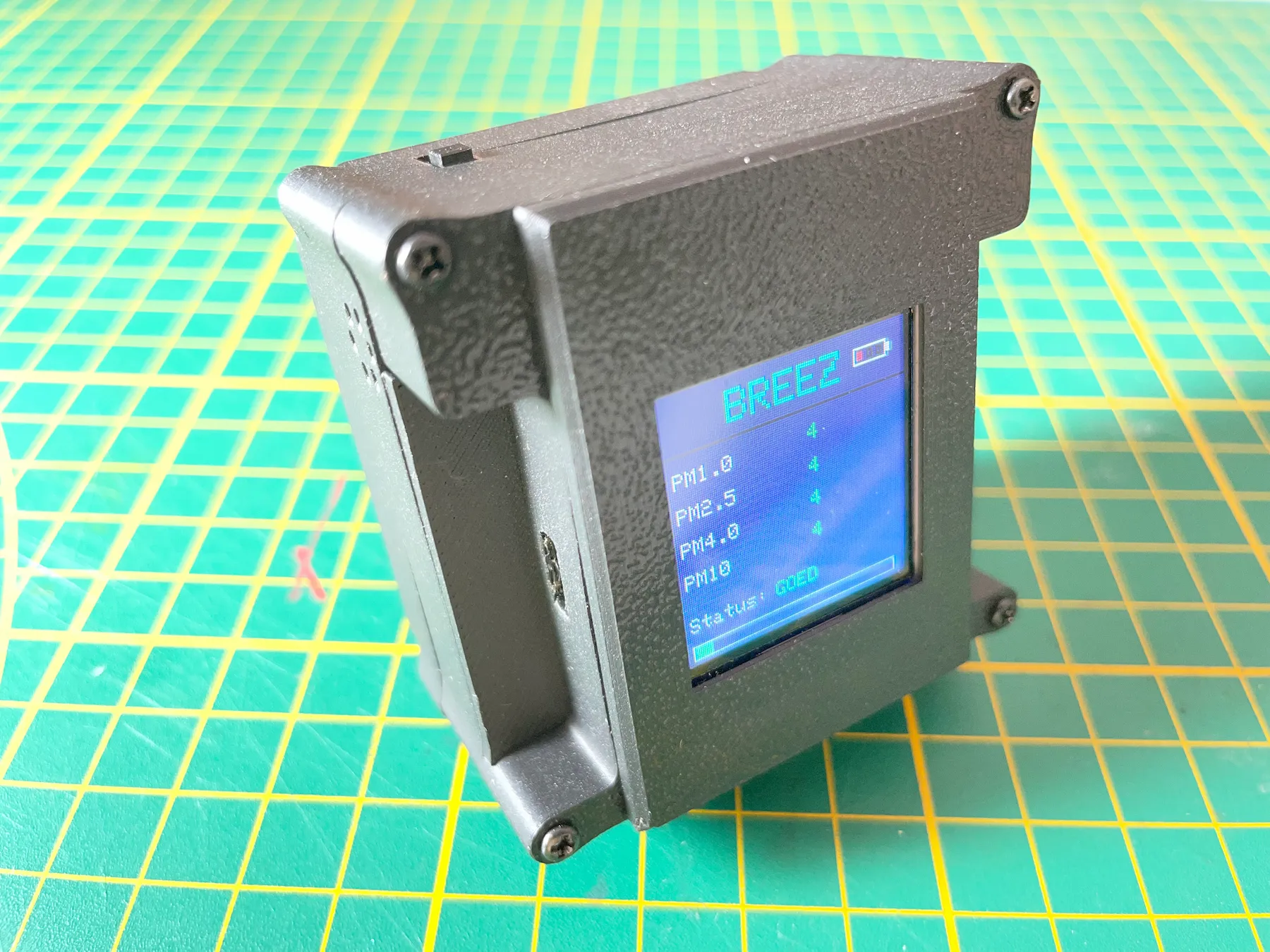 Finished BREEZ portable display dust sensor